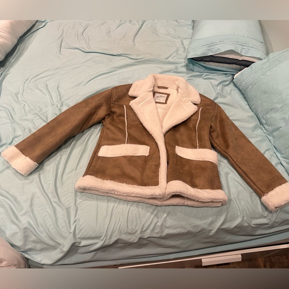 Hollister Co. brown faux fur jacket - Picture 2 of 3